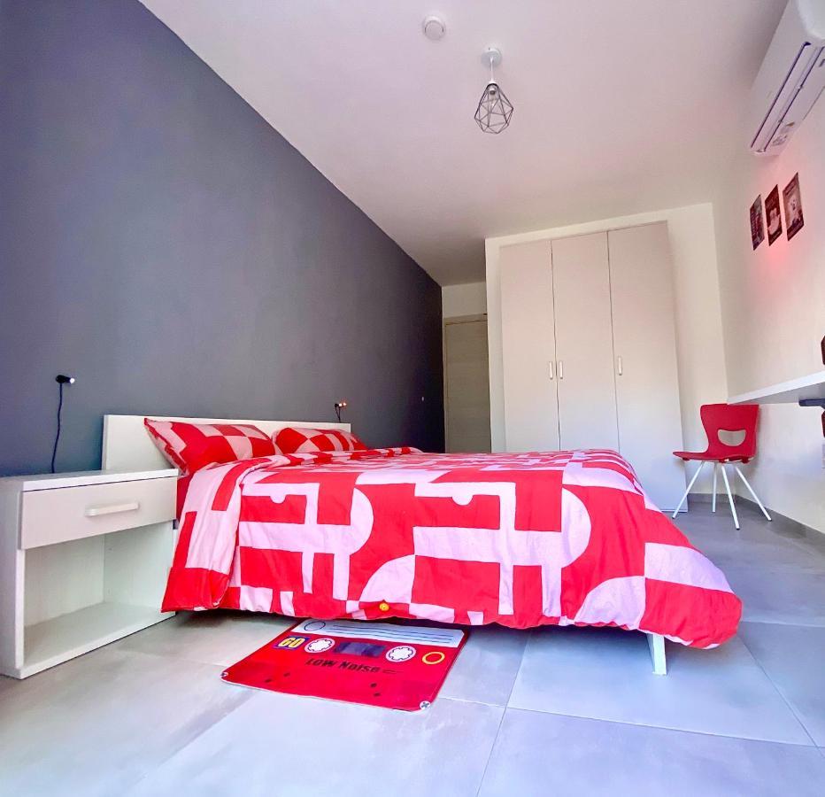 Central Private En-Suite With Balcony In Shared Residence Pieta Bagian luar foto